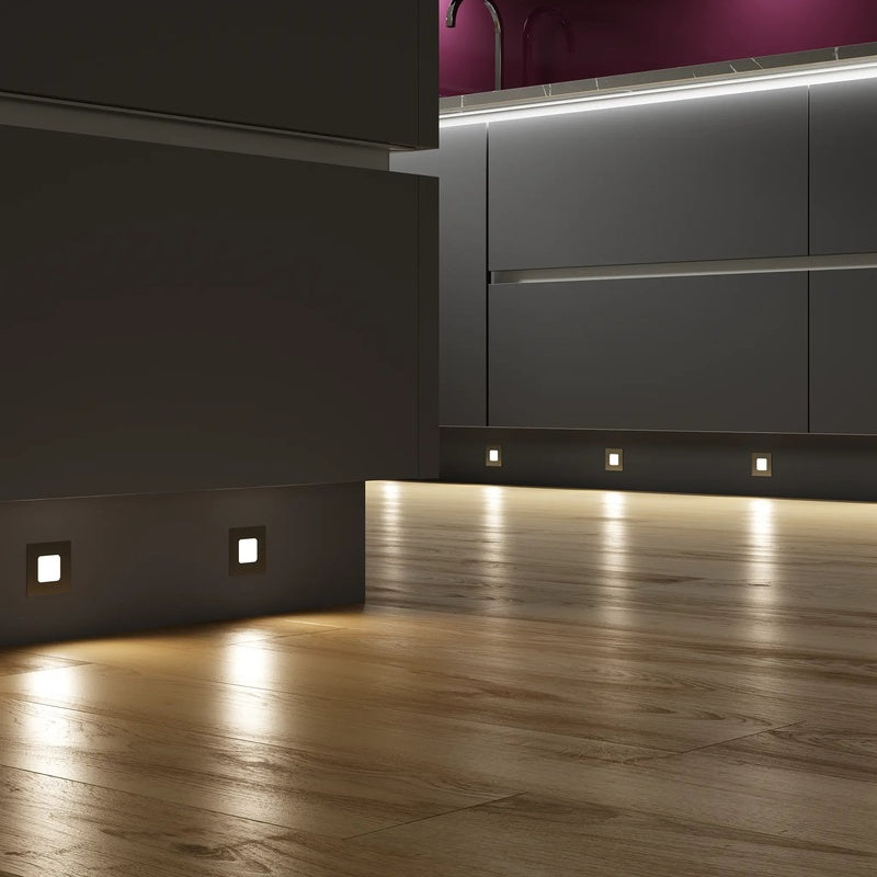 Plinth Top Spotlight on a Concealed Arm